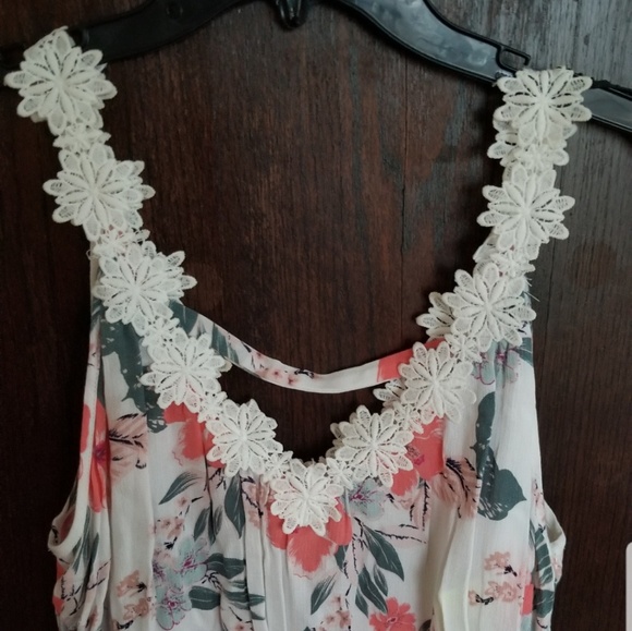 NWOT- White Floral Tank - Picture 2 of 4